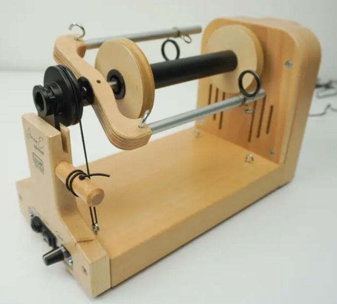 Louët Jenn-E die E-Spinnmaschine inklusive Tasche oder Koffer mit Zubehör